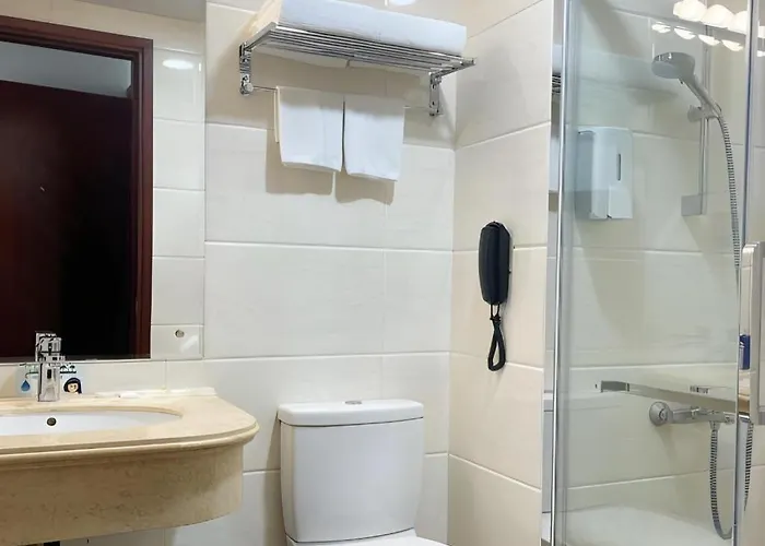 Grand Harbour Hotel 3*