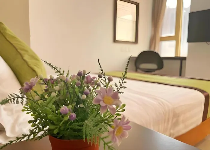 Grand Harbour Hotel