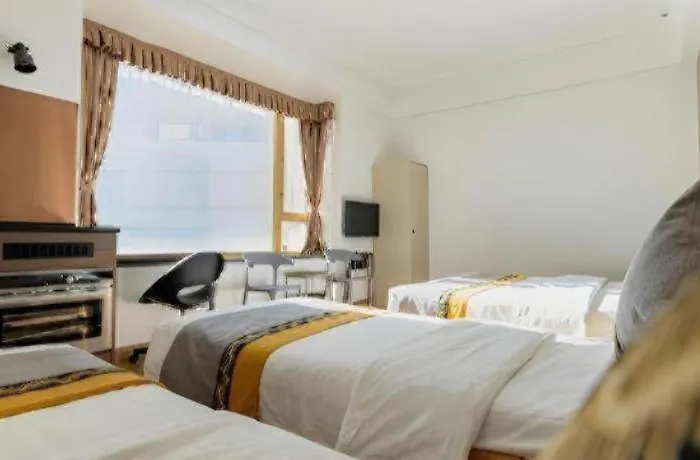 Hotel Grand Harbour 3*