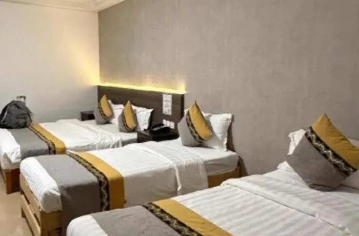 Grand Harbour Hotel
