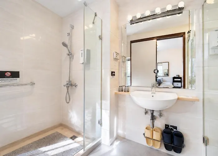 Grand Harbour Hotel 3*