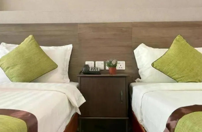 Grand Harbour Hotel