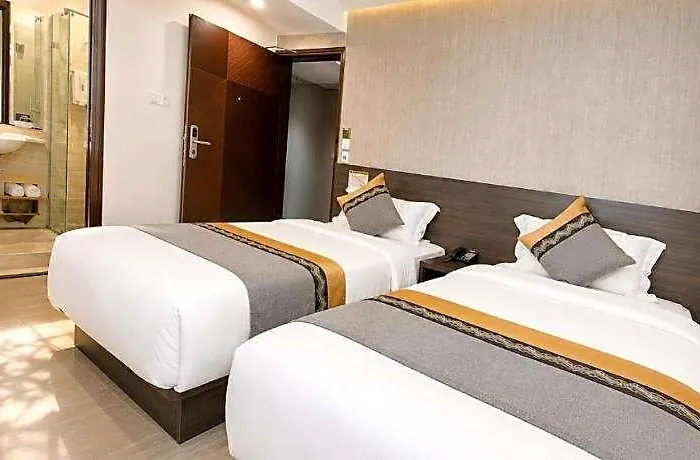 Отель Grand Harbour 3*
